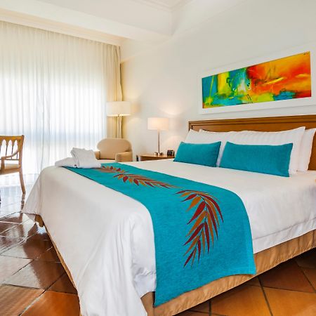 Hotel Almirante Cartagena Colombia Ngoại thất bức ảnh A bedroom at the hotel