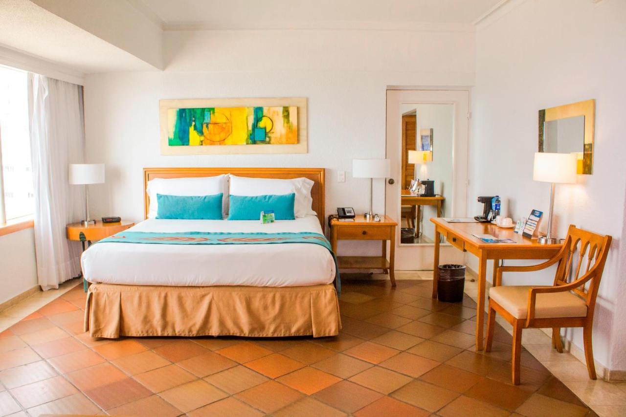 Hotel Almirante Cartagena Colombia Ngoại thất bức ảnh A room at the hotel