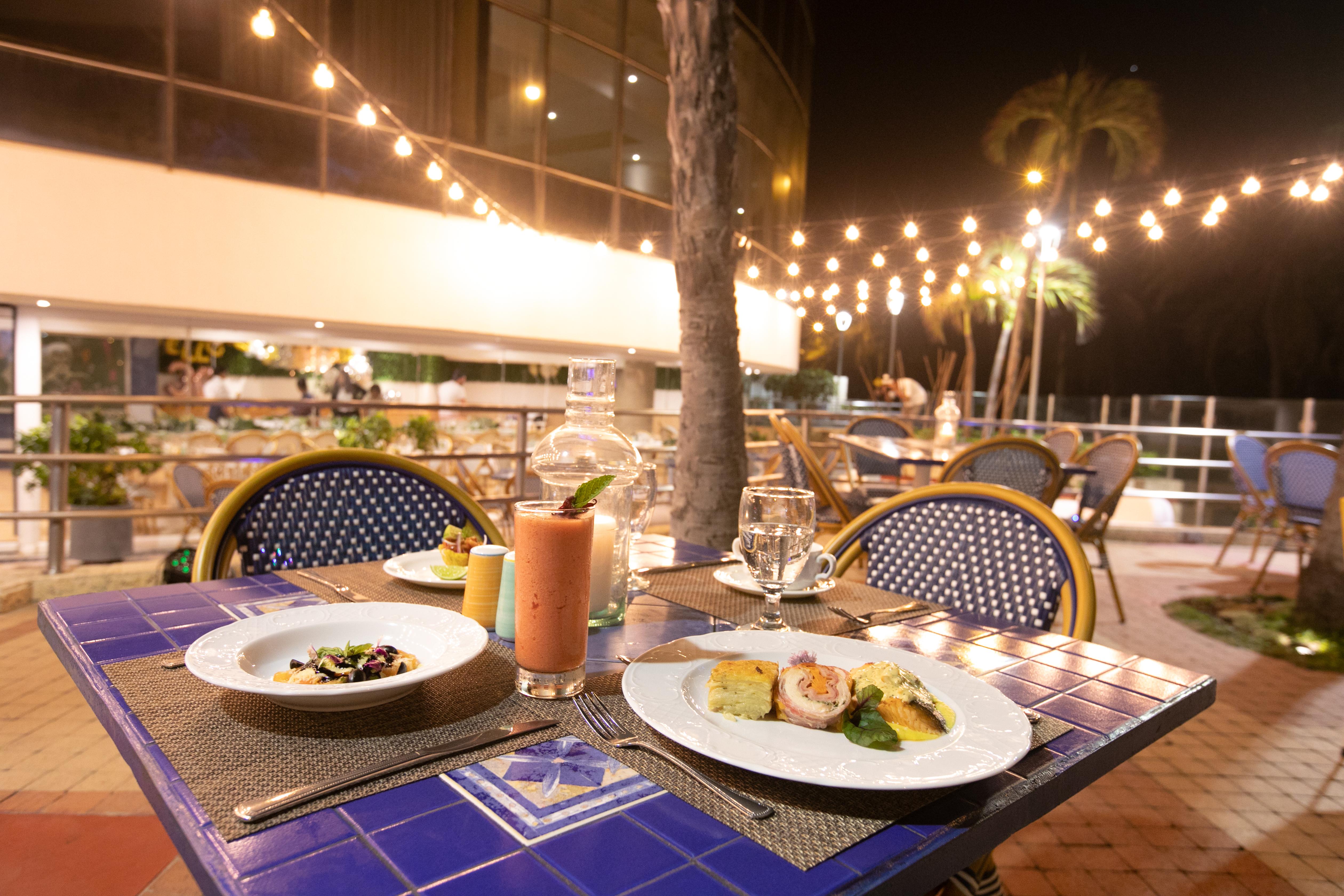 Hotel Almirante Cartagena Colombia Ngoại thất bức ảnh A restaurant in Cancun, Mexico
