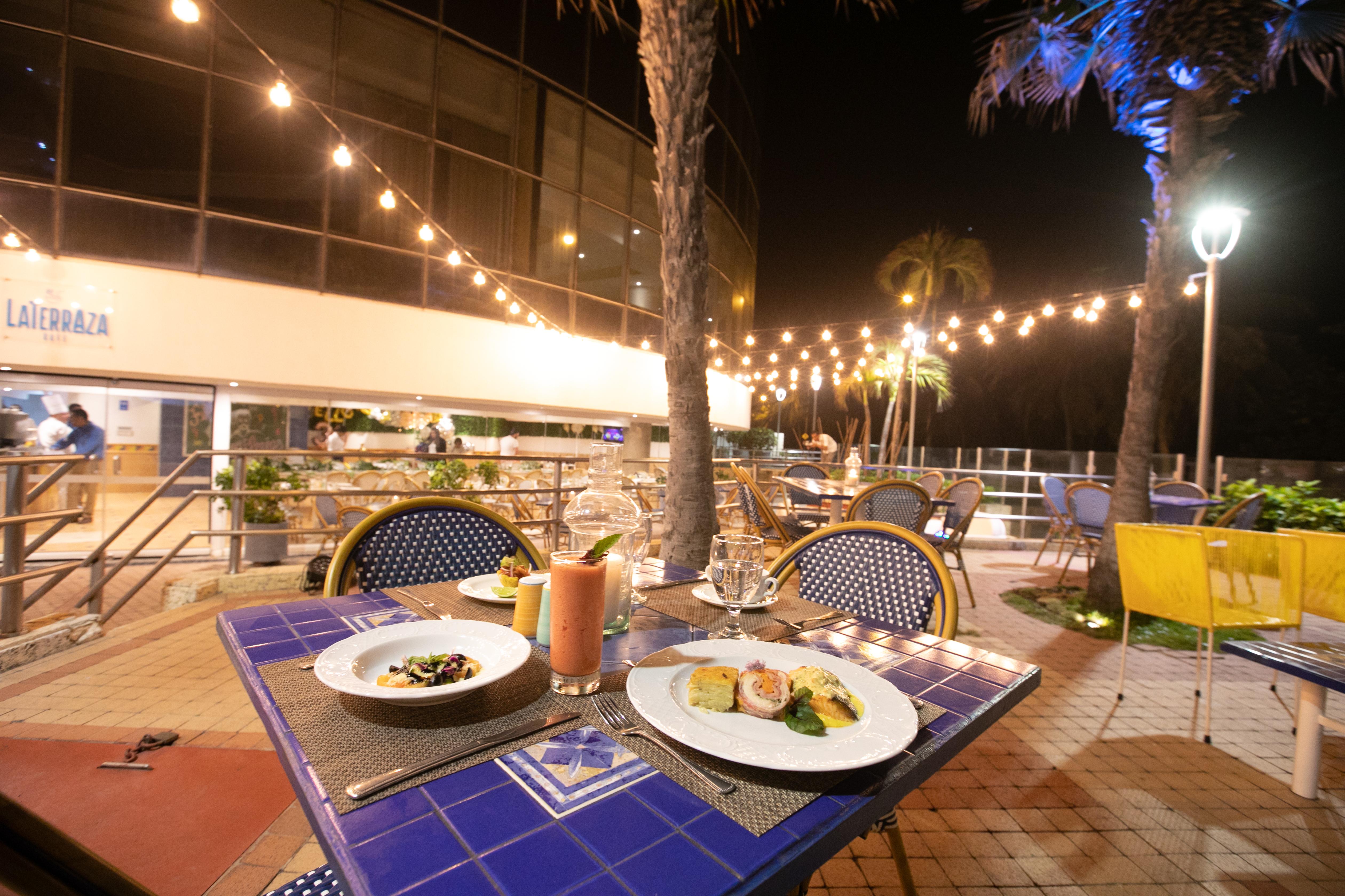 Hotel Almirante Cartagena Colombia Ngoại thất bức ảnh The Deck