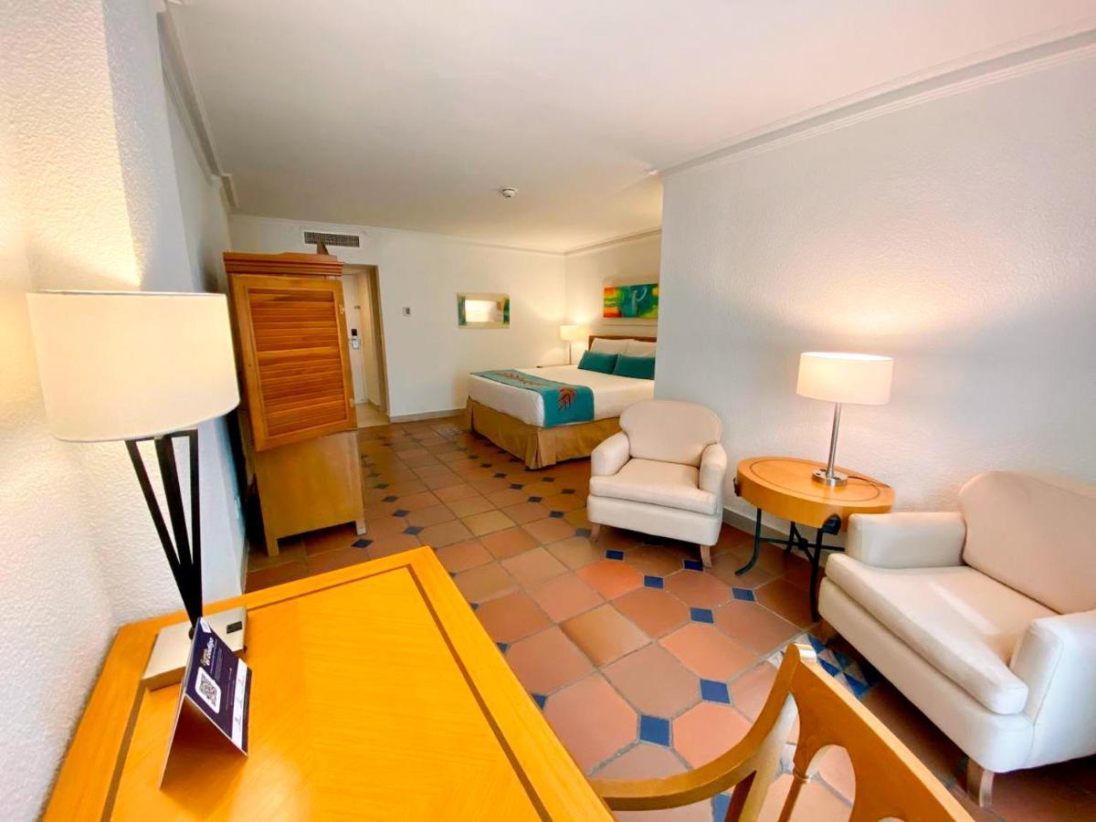 Hotel Almirante Cartagena Colombia Ngoại thất bức ảnh A room at the hotel