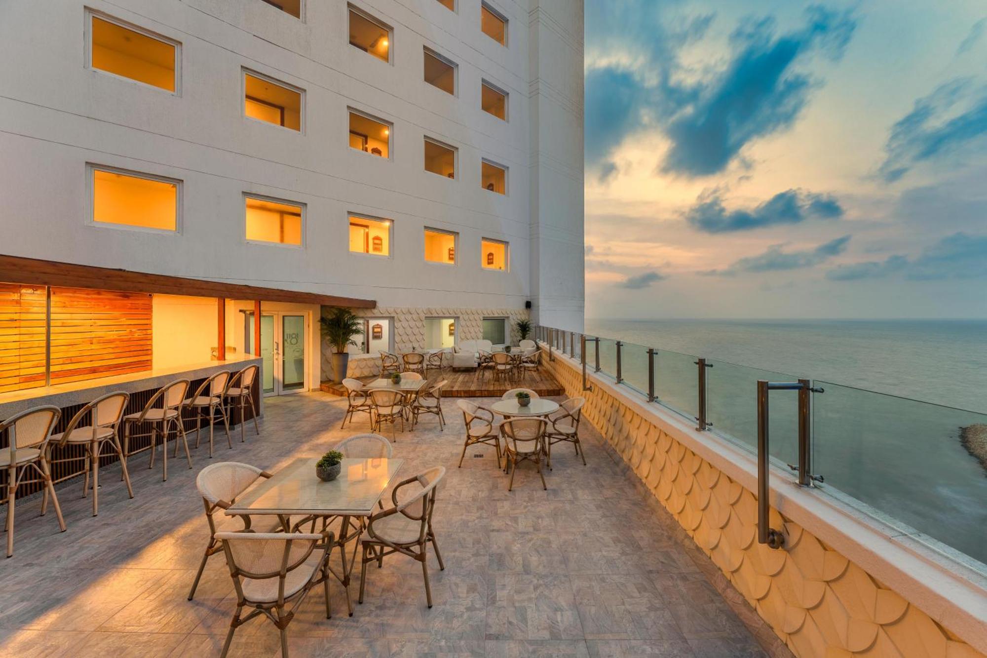 Hotel Almirante Cartagena Colombia Ngoại thất bức ảnh The 19th floor Sky Bar